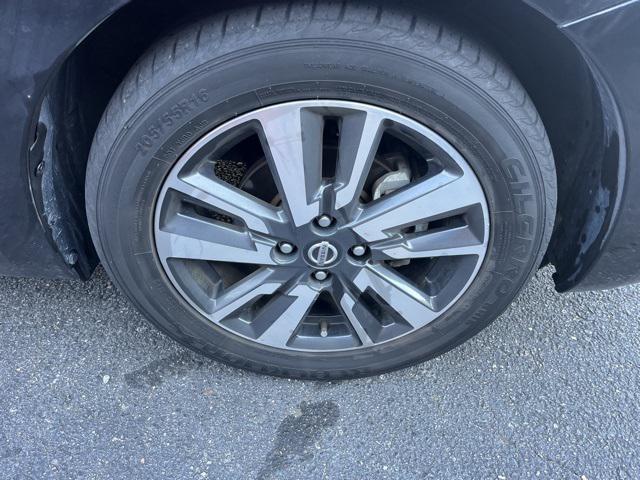 Photo of 2022 Super Black Nissan Versa