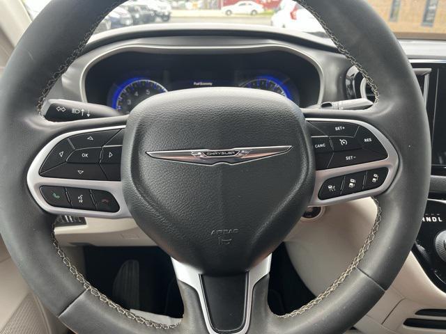 Photo of 2022 Ceramic Gray Clearcoat Chrysler Pacifica