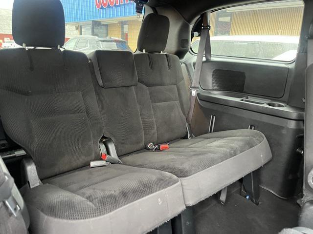 Photo of 2019 Indigo Blue Clearcoat Dodge Grand Caravan