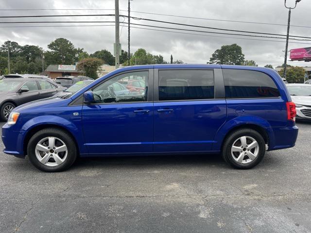 Photo of 2019 Indigo Blue Clearcoat Dodge Grand Caravan