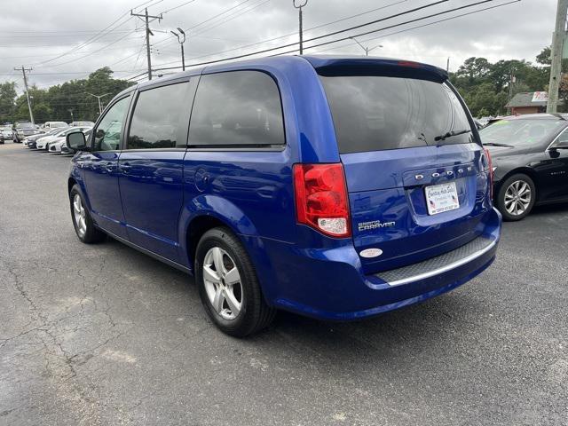 Photo of 2019 Indigo Blue Clearcoat Dodge Grand Caravan