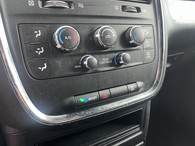 Photo of 2019 Indigo Blue Clearcoat Dodge Grand Caravan