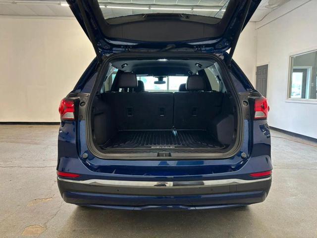 Photo of 2022 Blue Glow Metallic Chevrolet Equinox