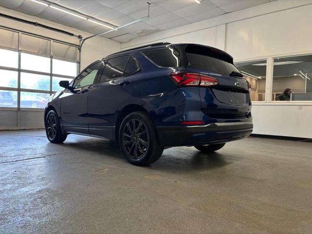Photo of 2022 Blue Glow Metallic Chevrolet Equinox