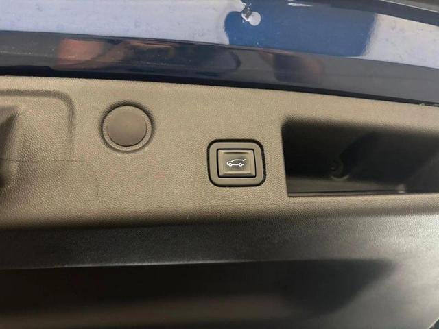 Photo of 2022 Blue Glow Metallic Chevrolet Equinox