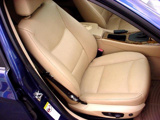 Photo of 2006 Blue BMW 325