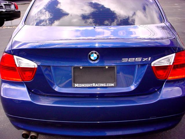 Photo of 2006 Blue BMW 325