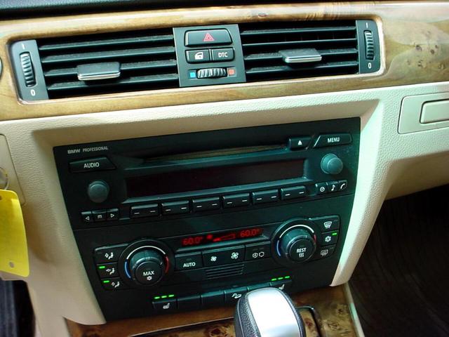 Photo of 2006 Blue BMW 325