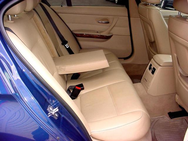 Photo of 2006 Blue BMW 325
