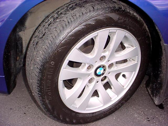 Photo of 2006 Blue BMW 325