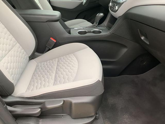 Photo of 2020 Silver Ice Metallic Chevrolet Equinox