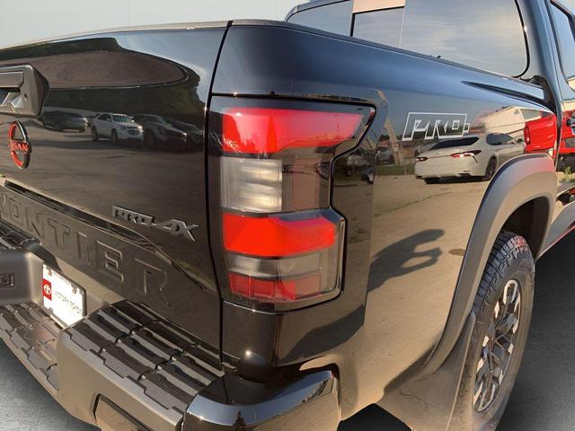 Photo of 2024 Super Black Nissan Frontier