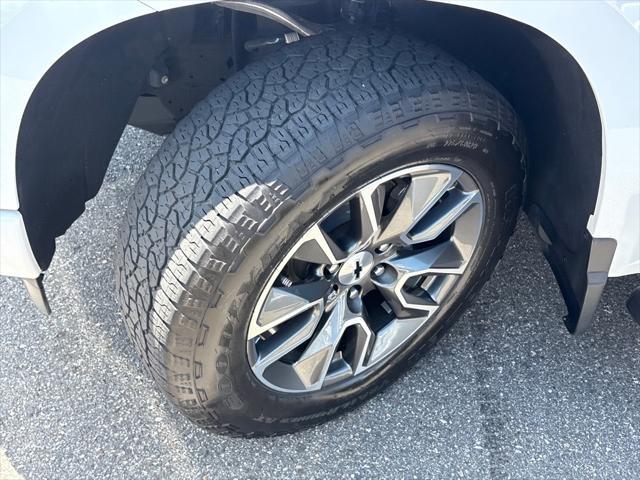 Photo of 2023 Summit White Chevrolet Silverado 1500