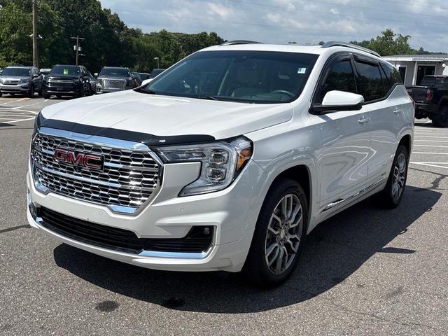 Photo of 2023 White Frost Tricoat GMC Terrain