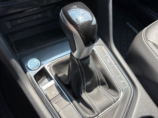 Photo of 2024 Opal White Pearl Effect Volkswagen Tiguan