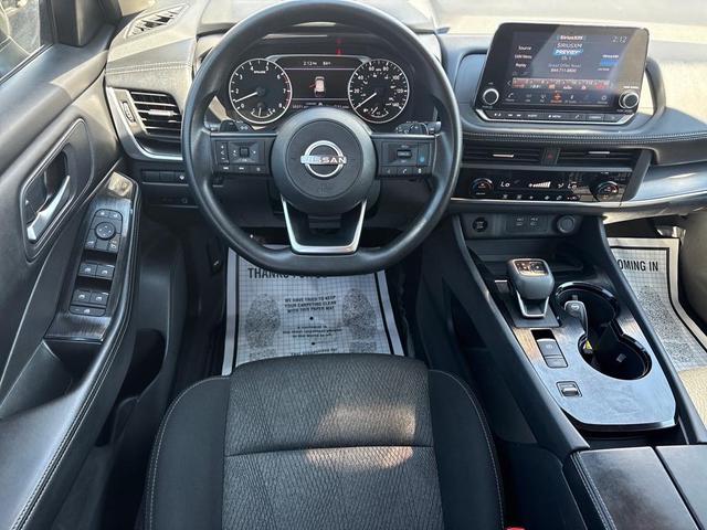 Photo of 2024 Super Black Nissan Rogue