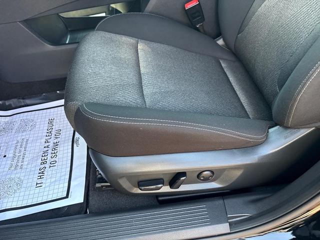 Photo of 2024 Super Black Nissan Rogue