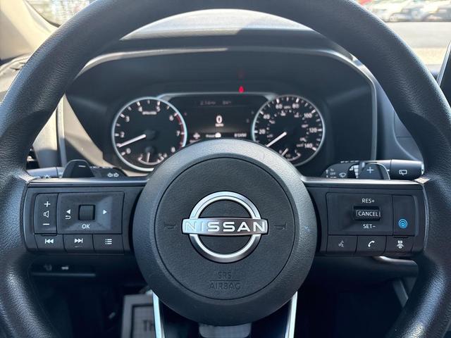 Photo of 2024 Super Black Nissan Rogue
