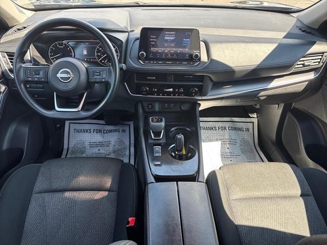 Photo of 2024 Super Black Nissan Rogue