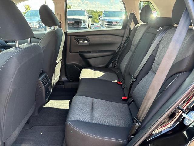 Photo of 2024 Super Black Nissan Rogue