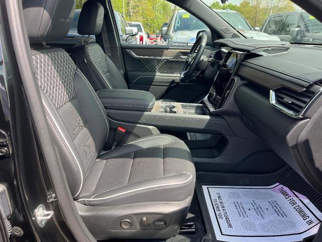 Photo of 2024 Ebony Twilight Metallic GMC Acadia