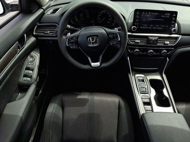 Photo of 2020 Platinum White Pearl Honda Accord Hybrid