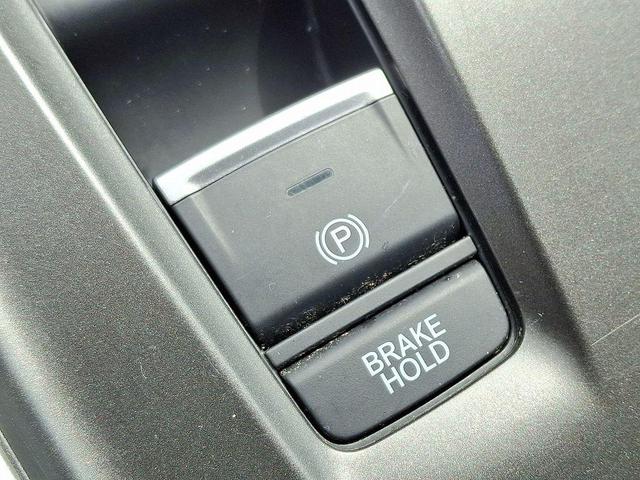 Photo of 2020 Platinum White Pearl Honda Accord Hybrid