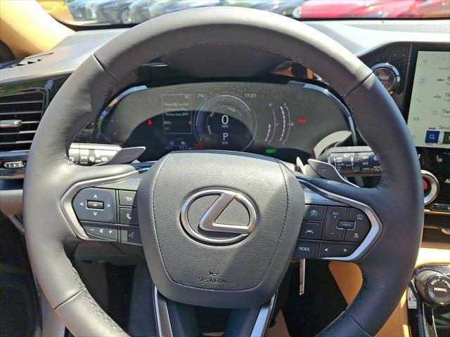 Photo of 2025 White Pearl Lexus NX 350h