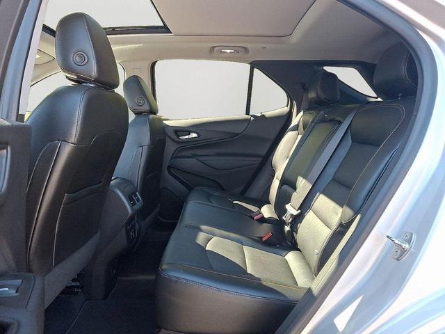 Photo of 2021 Silver Ice Metallic Chevrolet Equinox