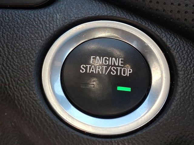 Photo of 2021 Silver Ice Metallic Chevrolet Equinox