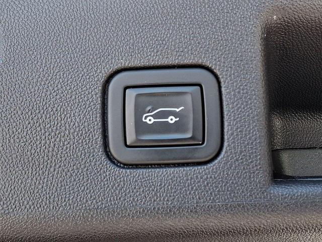 Photo of 2021 Silver Ice Metallic Chevrolet Equinox