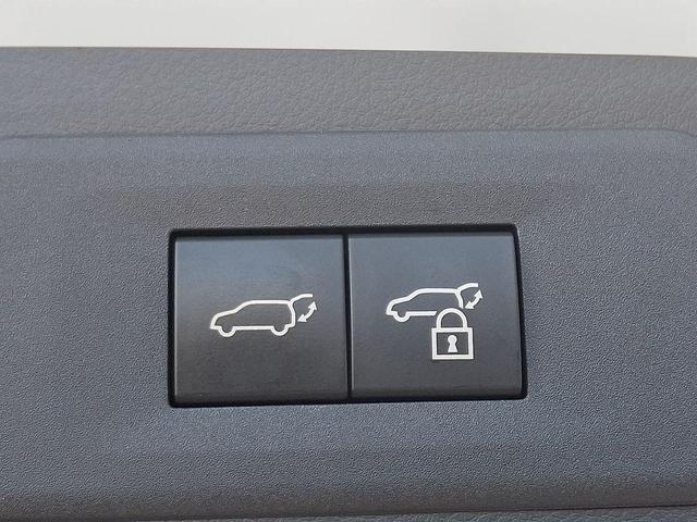 Photo of 2022 Eminent White Pearl Lexus NX 350