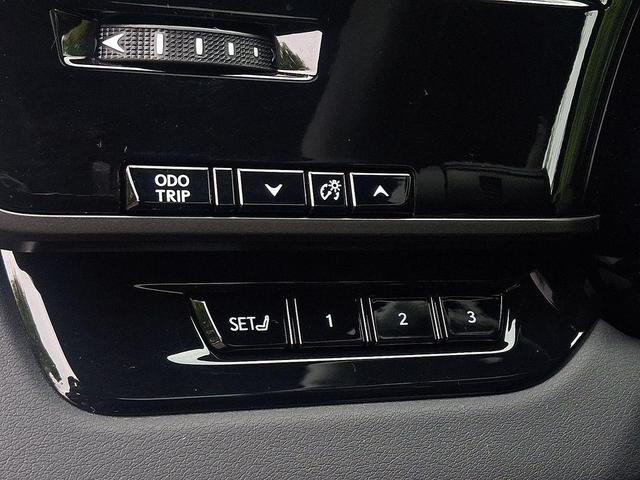 Photo of 2025 Iridium Lexus RX 350