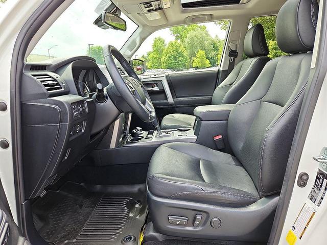 Photo of 2022 Blizzard Pearl Toyota 4Runner