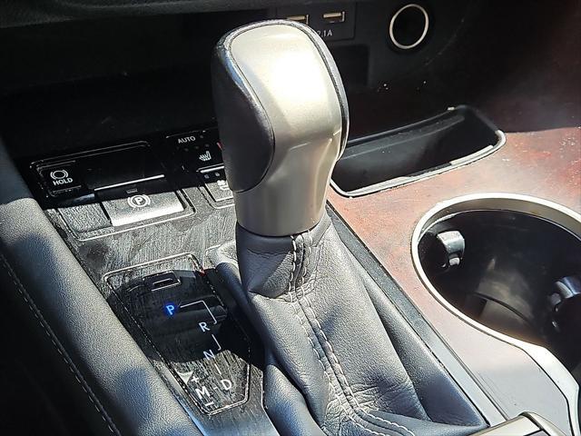 Photo of 2020 Eminent White Pearl Lexus RX 350