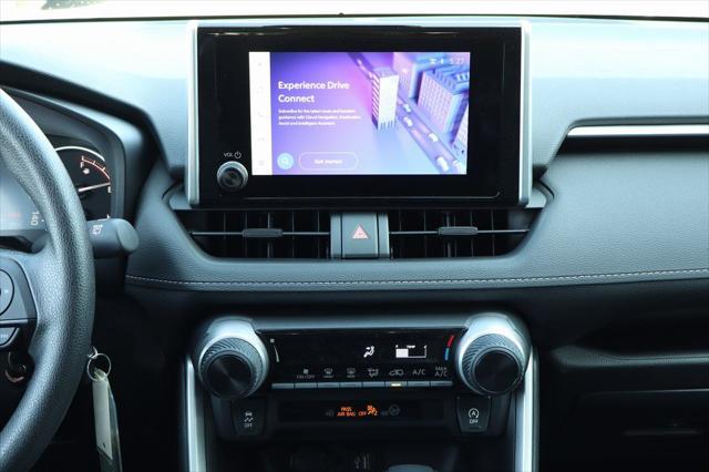 Photo of 2024 Wind Chill Pearl Toyota RAV4