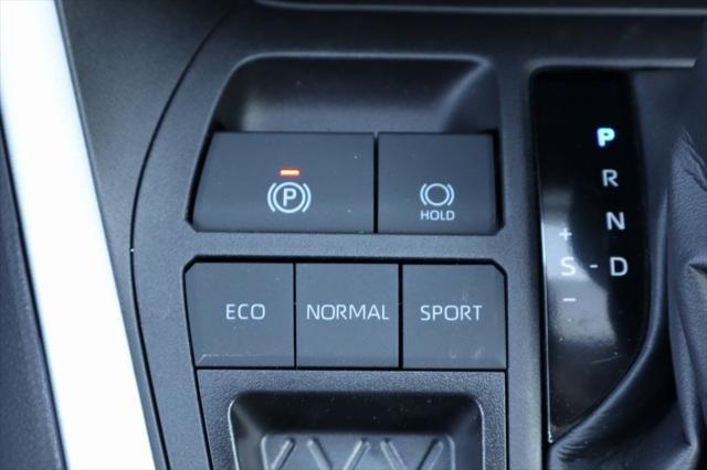 Photo of 2024 Wind Chill Pearl Toyota RAV4