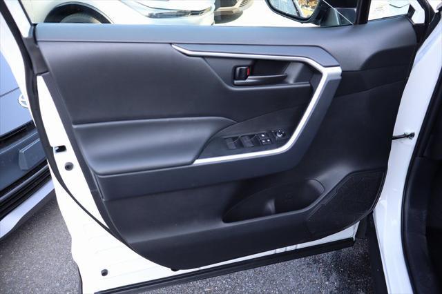 Photo of 2024 Wind Chill Pearl Toyota RAV4