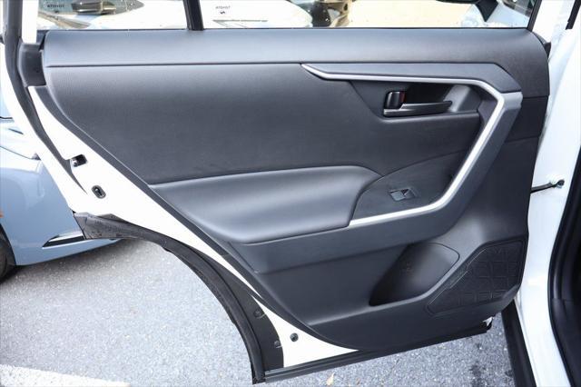 Photo of 2024 Wind Chill Pearl Toyota RAV4