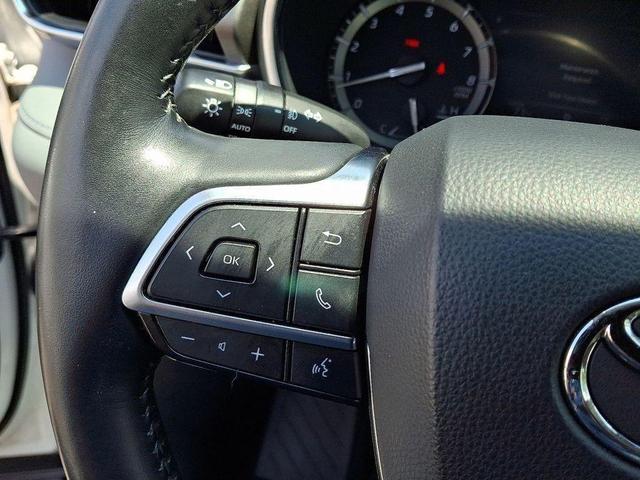 Photo of 2021 Blizzard Pearl Toyota Highlander