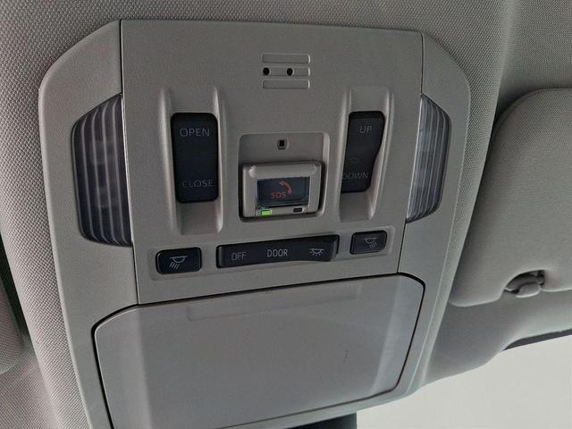 Photo of 2021 Blizzard Pearl Toyota Highlander