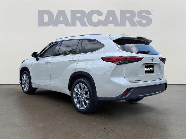 Photo of 2021 Blizzard Pearl Toyota Highlander