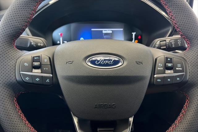 Photo of 2023 Star White Metallic Tri-Coat Ford Escape