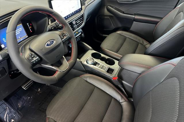 Photo of 2023 Star White Metallic Tri-Coat Ford Escape
