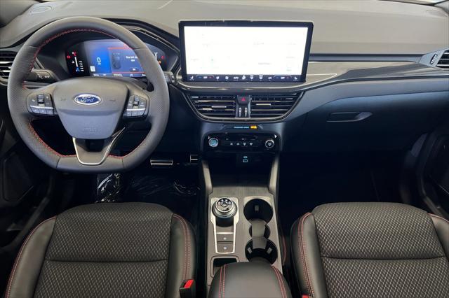 Photo of 2023 Star White Metallic Tri-Coat Ford Escape