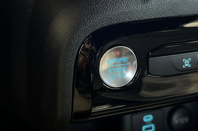Photo of 2023 Star White Metallic Tri-Coat Ford Escape