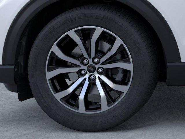 Photo of 2025 Star White Metallic Tri-Coat Ford Explorer