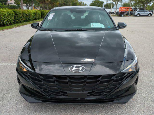 Photo of 2023 Onyx Black Hyundai ELANTRA
