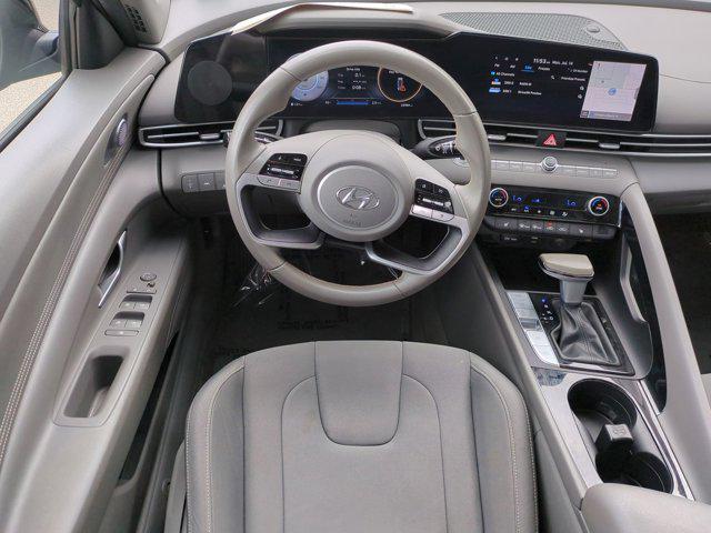 Photo of 2023 Onyx Black Hyundai ELANTRA