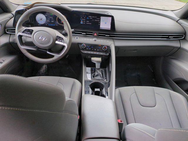 Photo of 2023 Onyx Black Hyundai ELANTRA